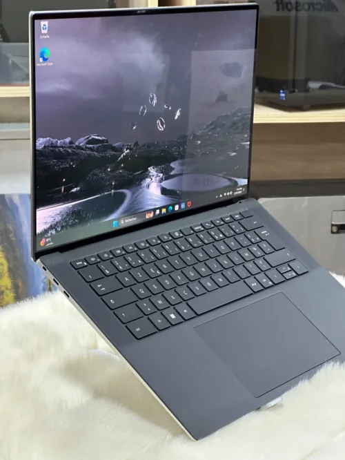 DELL XPS 15 9520 OLED 4K I7 13700H 16GO DDR5 1TO SSD NVIDIA GEFORCE RTX4060 8GO TACTILE NEUF 