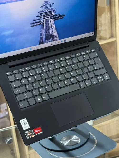 LENOVO V14 G4 AMN AMD RYZEN 5 7520U 16GO 256GO SSD 
