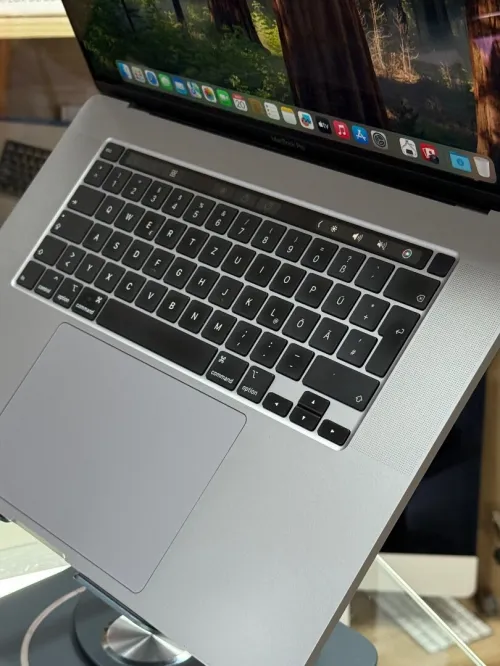 MACBOOK PRO RETINA 15.4 TOUCHBAR 2019 I9 9880HK 32GO 1TO SSD AMD RADEON PRO 5500M 4GO CYCLE 66
