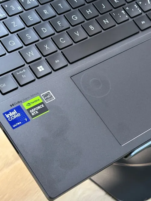 ASUS VIVOBOOK PRO 15 Q533M OLED INTEL ULTRA 7 155H 16GO 1TO SSD NVIDIA GEFORCE RTX3050 6GO NEUF 