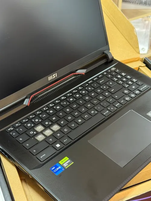 MSI RAIDER GE78HX 13VG I7 13700Hx 32GO 2TO SSD NVIDIA GEFORCE RTX4070 8GO NEUF SOUS EMBALLAGE 