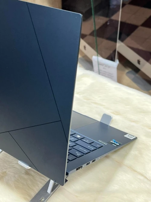 ASUS ZENBOOK S13 OLED UX5304VA I7 EVO 1355U 16GO 1TO SSD ECRAN 13.3" 3K OLED WINDOWS 11 ORIGINALE