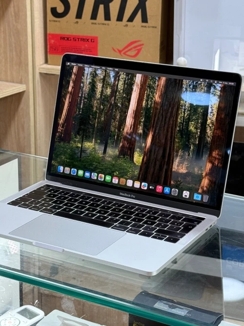 MACBOOK PRO RETINA 13.3 TOUCHBAR 2019 I5 2.4GHZ 8GO 256GO SSD 