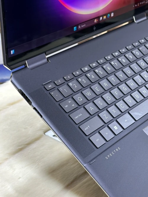 HP SPECTRE X360 16-F2XXX I7 EVO 13700H 16GO 1TO SSD 4K OLED TACTILE X360