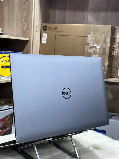 DELL PRECISION 5510 ECRAN 15.6" 4K TACTILE I7 6820HQ 16GO 512GO SSD NVIDIA QUADRO M1000M 2GO WIN 11