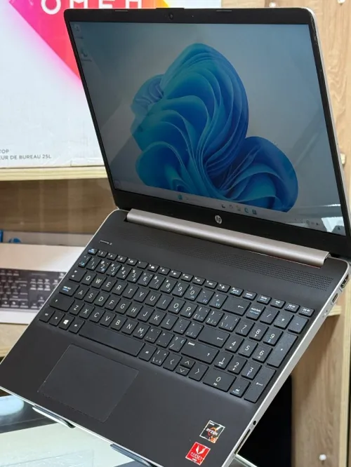 HP LAPTOP 15 EF0XXX AMD RYZEN 3 3200U 8GO 128GO SSD 