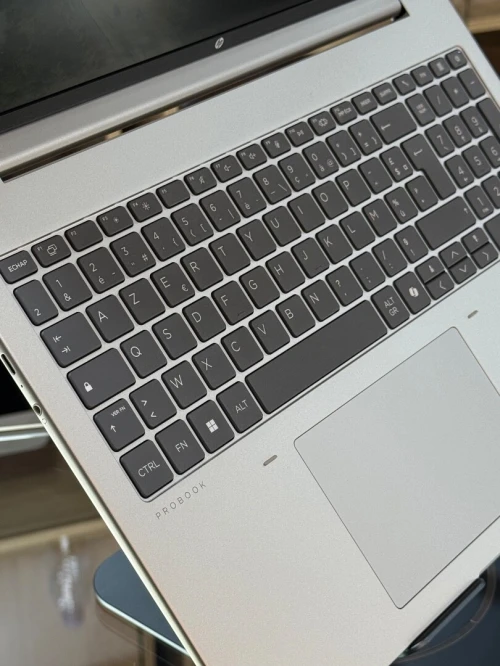 HP PROBOOK 460 G11 INTEL CORE ULTRA 5 125U 16GO 512GO SSD NVME 