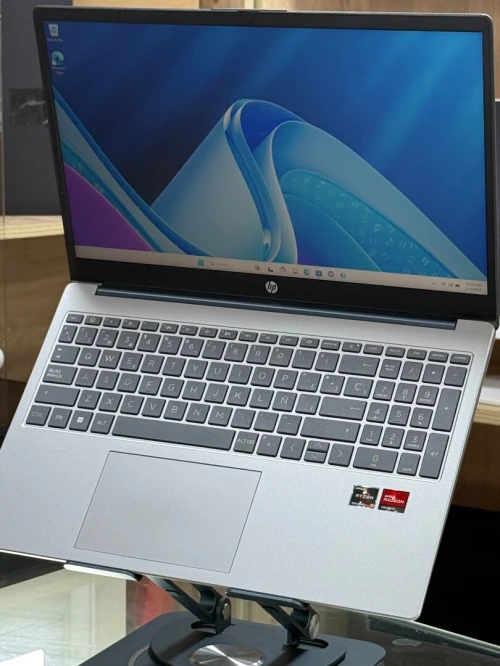 HP LAPTOP 15 FC0XXX AMD RYZEN 5 7520U 16GO 1TO SSD NVME