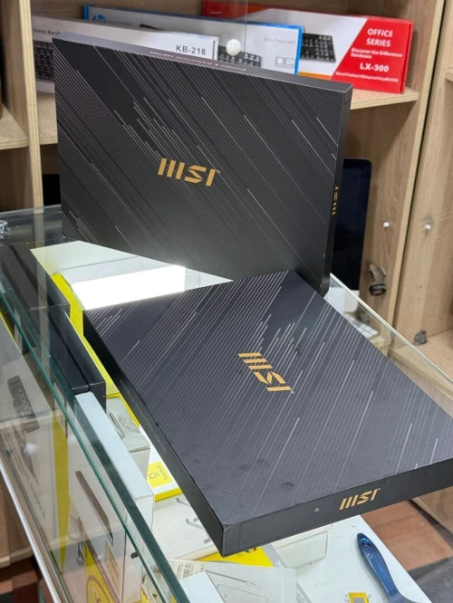 MSI PRESTIGE 14 A11SC I7 1185G7 16GO 1TO SSD NVIDIA GEFORCE GTX1650 4GO NEUF SOUS EMBALLAGE 