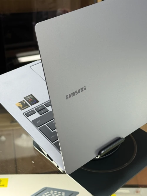 SAMSUNG GALAXYBOOK 4 EDGE SNAPDRAGON X ELITE X1E8010C 16GO 512GO SSD 3K AMOLED 2X TACTILE
