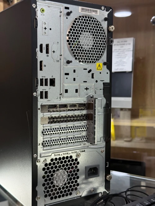 LENOVO THINKSTATION P2 1SMT I7 14700 32GO 1TO NVIDIA GEFORCE RTX4060 8GO GDDR6
