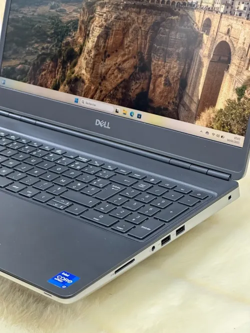 DELL PRECISION 7560 I7 VPRO 11850H 32GO 512GO SSD NVIDIA RTX A2000 4GO 