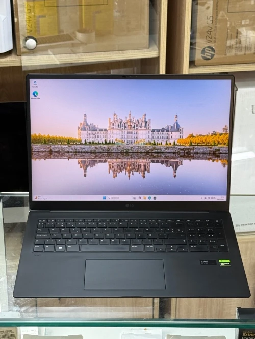 LG GRAM 17 PRO 17Z90SP ULTRA 7 155H 32GO 1TO SSD NVIDIA GEFORCE RTX3050 4GO GDDR6
