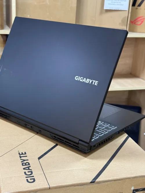 GIGABYTE G6 KF I7 13700H 16GO 1TO SSD NVIDIA GEFORCE RTX4060 8GO SOUS EMBALLAGE