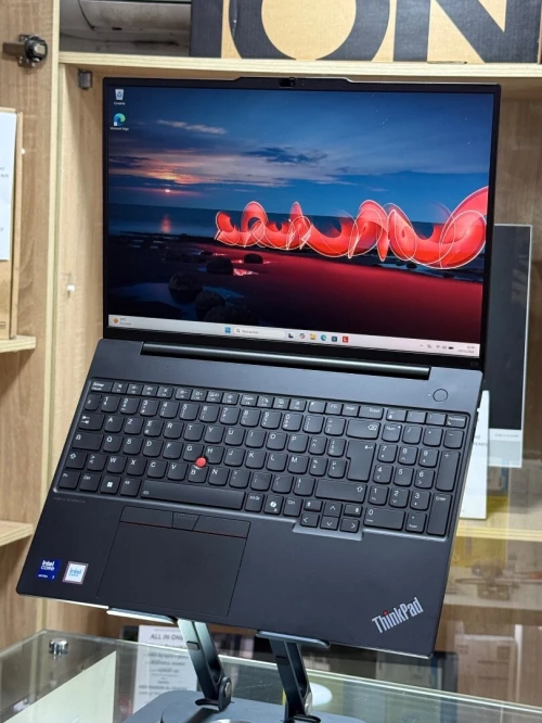 LENOVO THINKPAD E16 GEN 2 ULTRA 7 155H 16GO 512GO SSD NVME