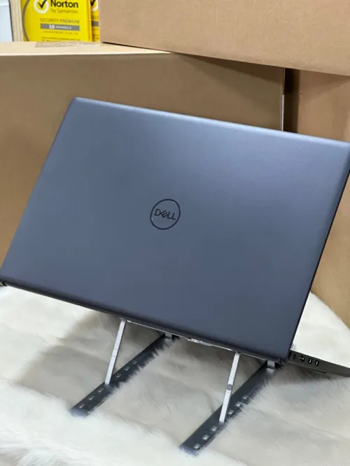 DELL VOSTRO 15 3520 I3 1215U 8GO 256GO SSD NEUF SOUS EMBALLAGE 