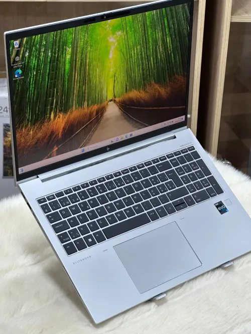HP ELITEBOOK 860 G10 I7 EVO 1370P 32GO DDR5 5200MHZ 1TO SSD NVME 