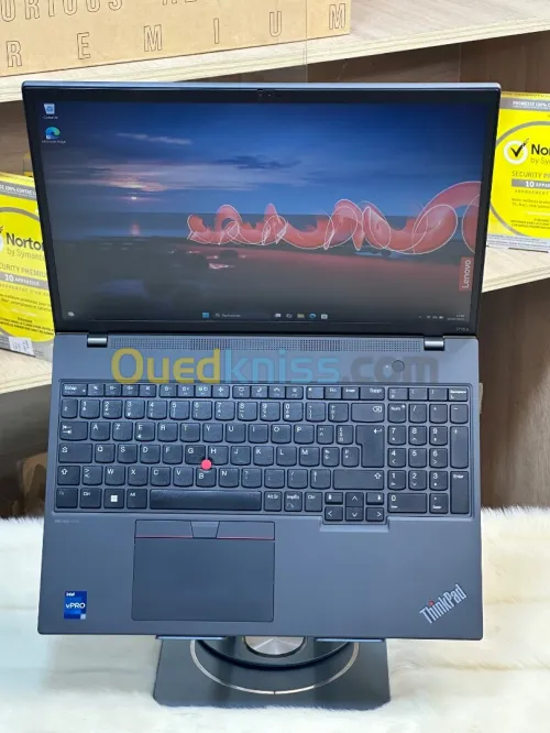 LENOVO THINKPAD P16s GEN 2 I7 VPRO 1370P 32GO DDR5 512GO SSD NVIDIA RTX A500 4GO 