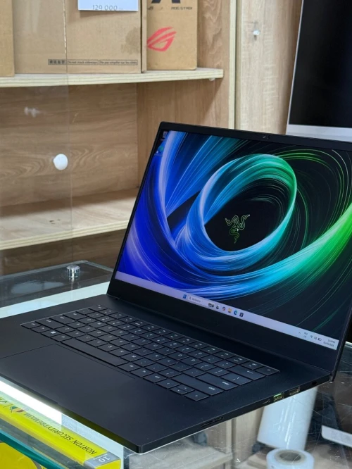 RAZER BLADE RZ09-0421 I7 12800H 32GO 1TO SSD NVIDIA GEFORCE RTX3080Ti 16GO GDDR6 3K 240Hz