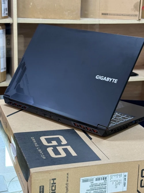 GIGABYTE G5 KF5 I7 13620H 24GO 512GO SSD NVIDIA GEFORCE RTX4060 8GO GDDR6