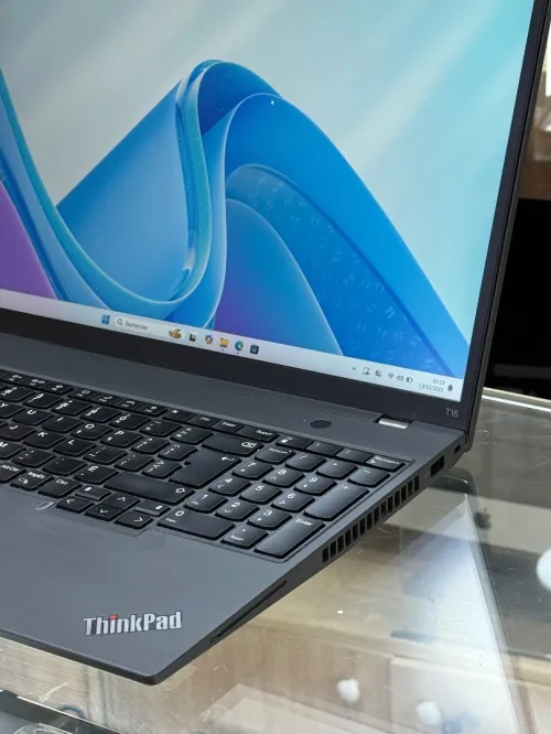 LENOVO THINKPAD T16 Gen 2 AMD RYZEN 5 PRO 7540U 16GO 256GO SSD NVME