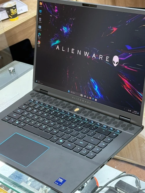 ALIENWARE M16 R2 ULTRA 9 185H 32GO 1TO SSD NVIDIA GEFORCE RTX4070 8GO 3K 240Hz