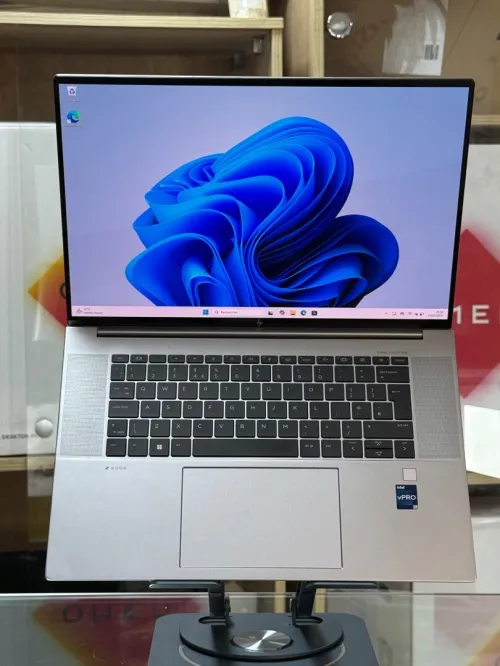 HP ZBOOK STUDIO 16 G9 I7 12800H 32GO 1TO SSD NVIDIA RTX A2000 8Go 4K OLED TACTILE 