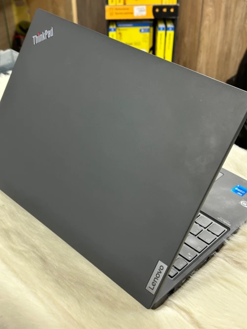 LENOVO THINKPAD T16 Gen 1 I5 1235U 16GO 512GO SSD NVME 16 FHD 