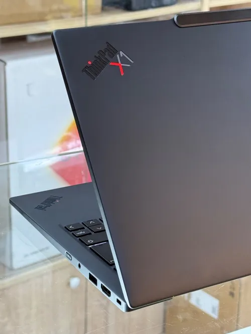 LENOVO THINKPAD X1 CARBON GEN 13 AURA EDITION ULTRA 7 EVO 258V 32GO 2TO SSD TACTILE