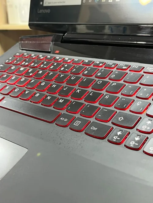 LENOVO IDEAPAD Y700 1515K I7 6700HQ 16GO 512GO SSD GTX 960M 4GO ECRAN 15.6 FULL HD 1080P LED WIN 11 