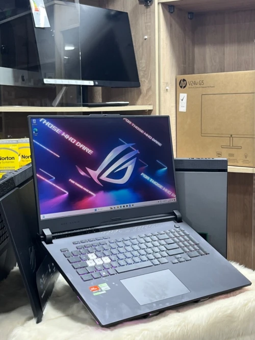 ASUS ROG STRIX G17 ECRAN 17.3" FHD LED IPS 144HZ 3MS RYZEN 9 7940HX 32GO 1TO SSD RTX4070 8GO WIN 11