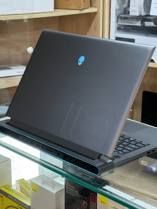 ALIENWARE M18 R2 I9 14900Hx 64GO 4TO SSD NVME NVIDIA GEFORCE RTX4090 16GO GDDR6
