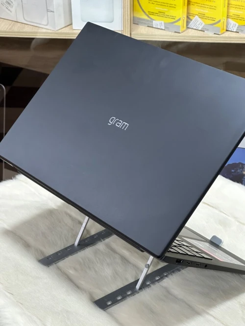 LG GRAM 17Z90S-G ULTRA 7 155H 16GO DDR5X 1TO SSD NEUF
