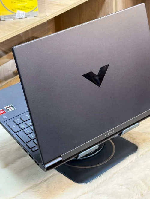 HP VICTUS 15 FB0XXX AMD RYZEN 5 5600H 16GO 512GO SSD AMD RADEON RX6500M 4GO