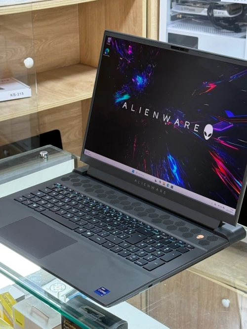 ALIENWARE M18 R2 I9 14900Hx 64GO 4TO SSD NVME NVIDIA GEFORCE RTX4090 16GO GDDR6