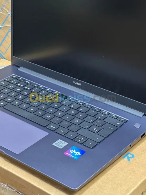 HONOR MAGICBOOK X15 BBR-WAI9 I3 10110U 8GO 256GO SSD NEUF SOUS EMBALLAGE 