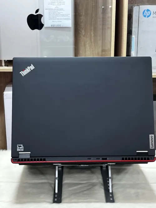 LENOVO THINKPAD P16v GEN1 I7 vpro 13800h 32go DDR5 512 SSD RTX 2000 ada 8g