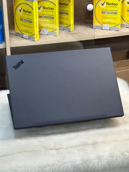 LENOVO THINKPAD CARBON P1 GEN 3 4K OLED INTEL XEON W-10855M 32GO 512GO SSD NVIDIA T2000 4GO 4K OLED 