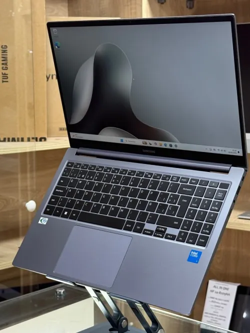 SAMSUNG GALAXYBOOK 750XFG INTEL CORE 7 150U 16GO 512GO SSD NVME
