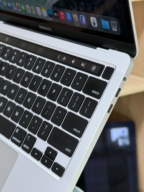 MACBOOK PRO RETINA 13.3 TOUCHBAR 2020 I7 2.3GHZ 32GO 512GO SSD CYCLE 98