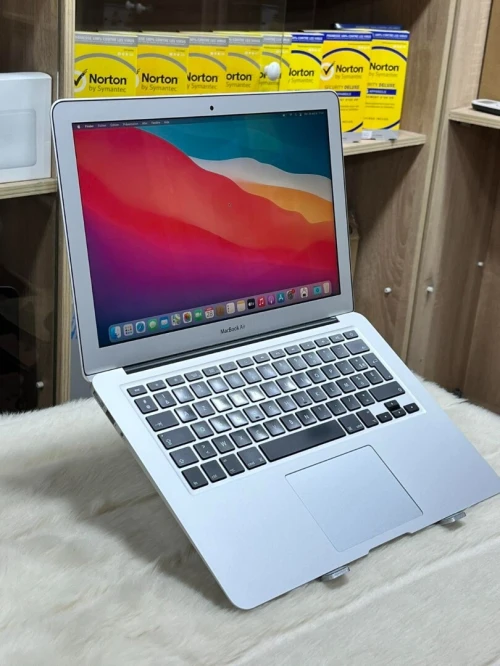 MACBOOK AIR 13.3" 2017 I5 1.8GHZ 8GO ECRAN 13.3" FULL HD 1080P LED MAC OS 11.1 BIG SUR 