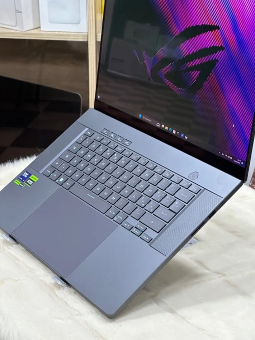 ASUS ROG ZEPHYRUS G16 GU605MV ULTRA 9 185H 16GO DDR5 1TO SSD NVIDIA GEFORCE RTX4060 8GO 3K OLED NEUF