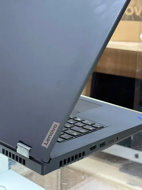 LENOVO THINKPAD P17 Gen 2 I7 11800H 16GO 512GO SSD NVIDIA T1200 4GO
