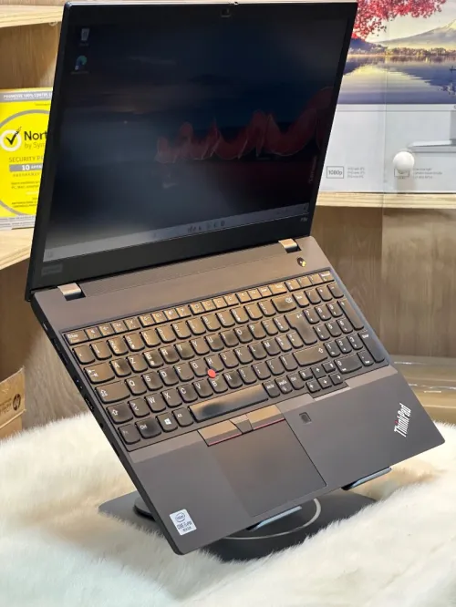 LENOVO THINKPAD P15s I5 VPRO 10310U 16GO 512GO SSD NVIDIA QUADRO P620 4GO 