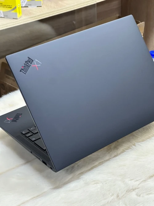 LENOVO THINKPAD X1 CARBON GEN 11 INTEL CORE I7 EVO 1355U 16GO 512GO SSD 