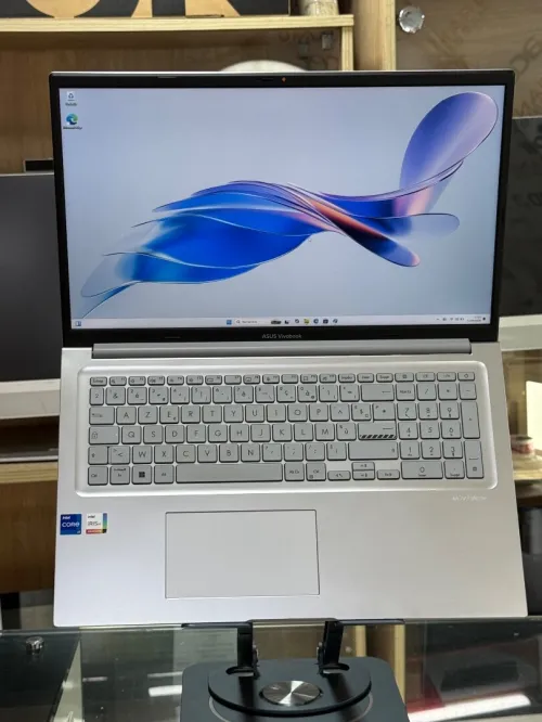 ASUS VIVOBOOK 17 X1704ZA I7 1255U 16GO 512GO SSD NVME