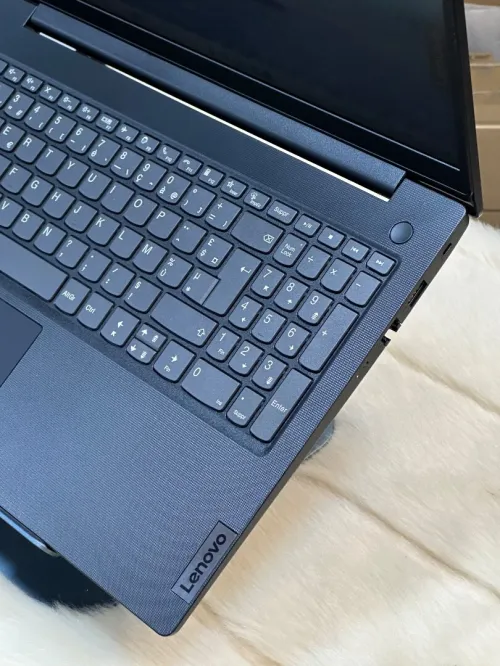 LENOVO V15 G3 IAP I3 1215U 8GO 256GO SSD 