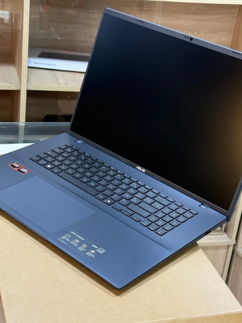 ASUS VIVOBOOK 18 M1807H AMD RYZEN 7 260 32GO 1TO SSD NVME NEUF SOUS EMBALLAGE
