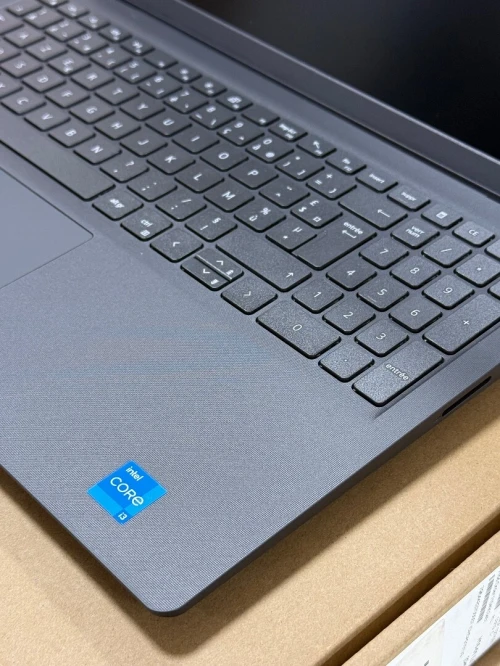 DELL VOSTRO 15 3530 I3 1305U 8GO 512GO SSD NEUF SOUS EMBALLAGE