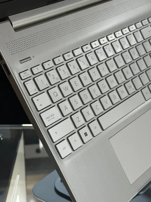 HP LAPTOP 15 DY5XXX I3 1215U 8GO 512GO SSD 